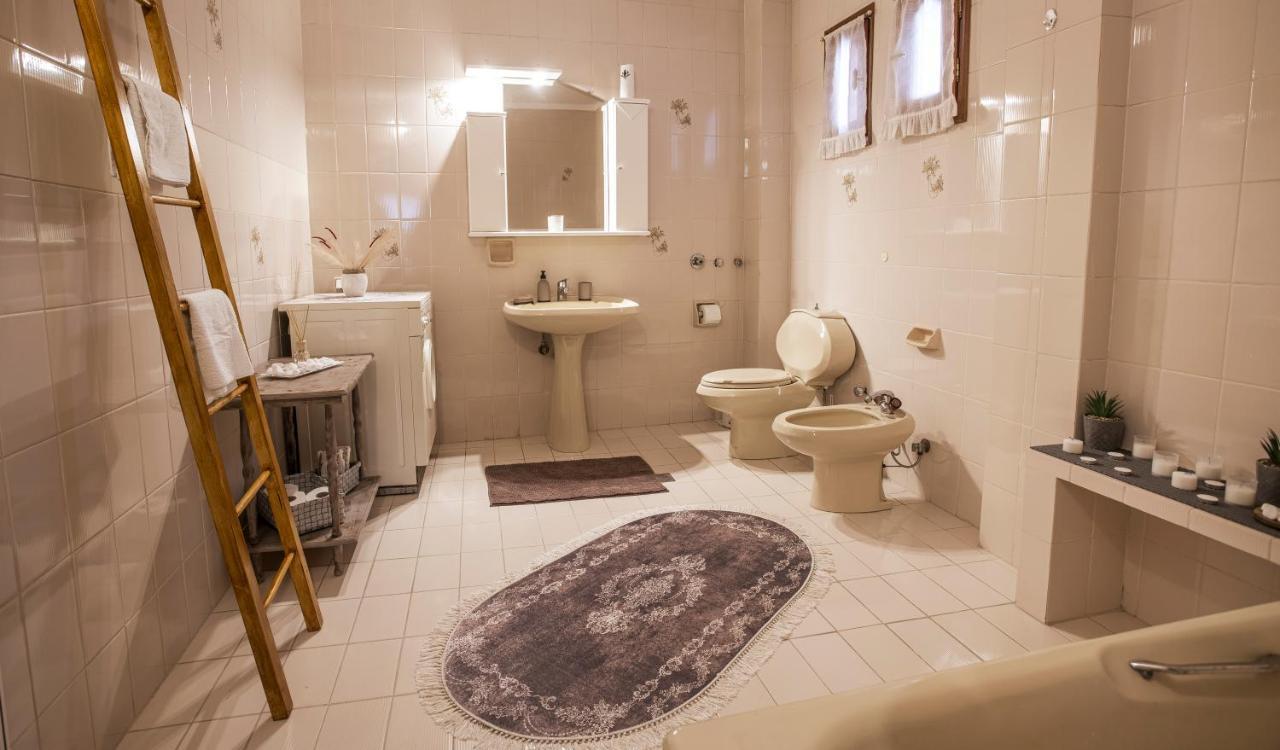 Georgia'S Guesthouse Kastoria Esterno foto