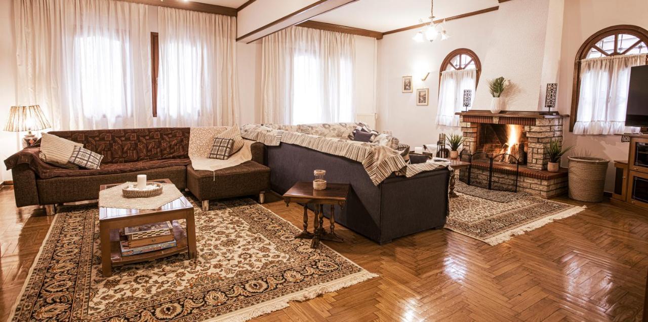Georgia'S Guesthouse Kastoria Esterno foto