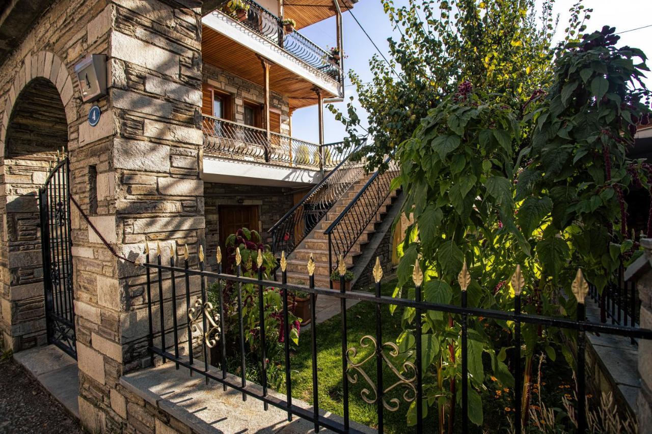 Georgia'S Guesthouse Kastoria Esterno foto