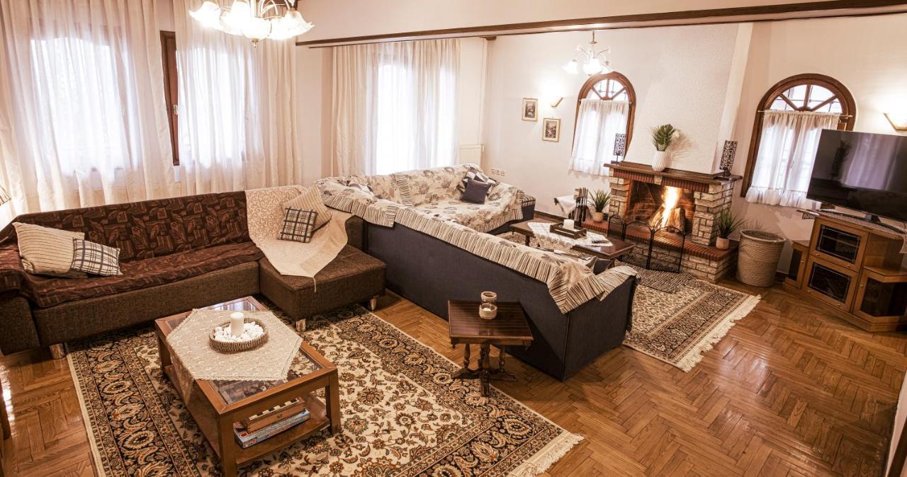 Georgia'S Guesthouse Kastoria Esterno foto