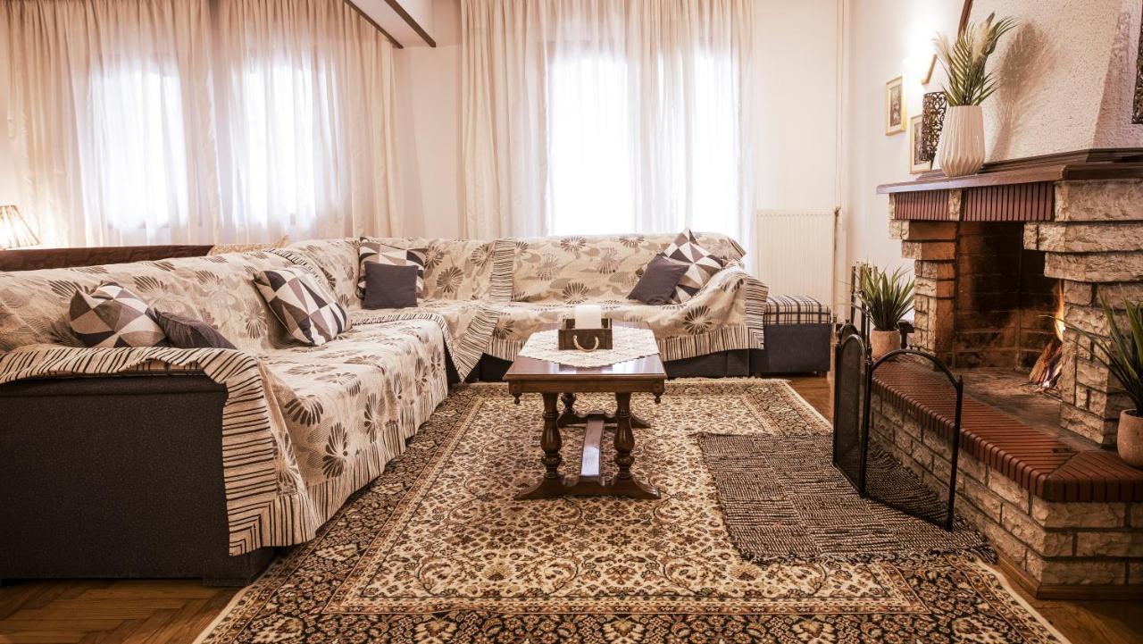 Georgia'S Guesthouse Kastoria Esterno foto